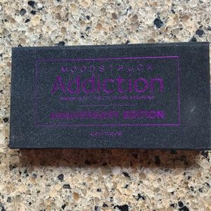 Younique limited edition anniversary pallet